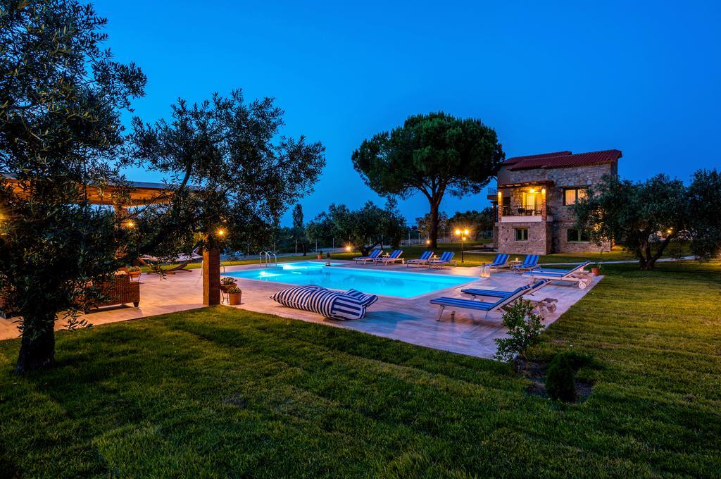 וורוורו Mediterraneo Luxury Suites Halkidiki מראה חיצוני תמונה